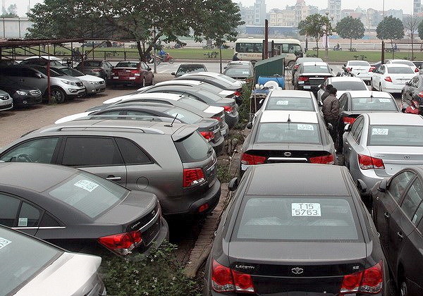 Proposed registration fee cut for domestic cars sparks controversy